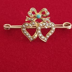 Antique Edwardian 15 k gold pin .